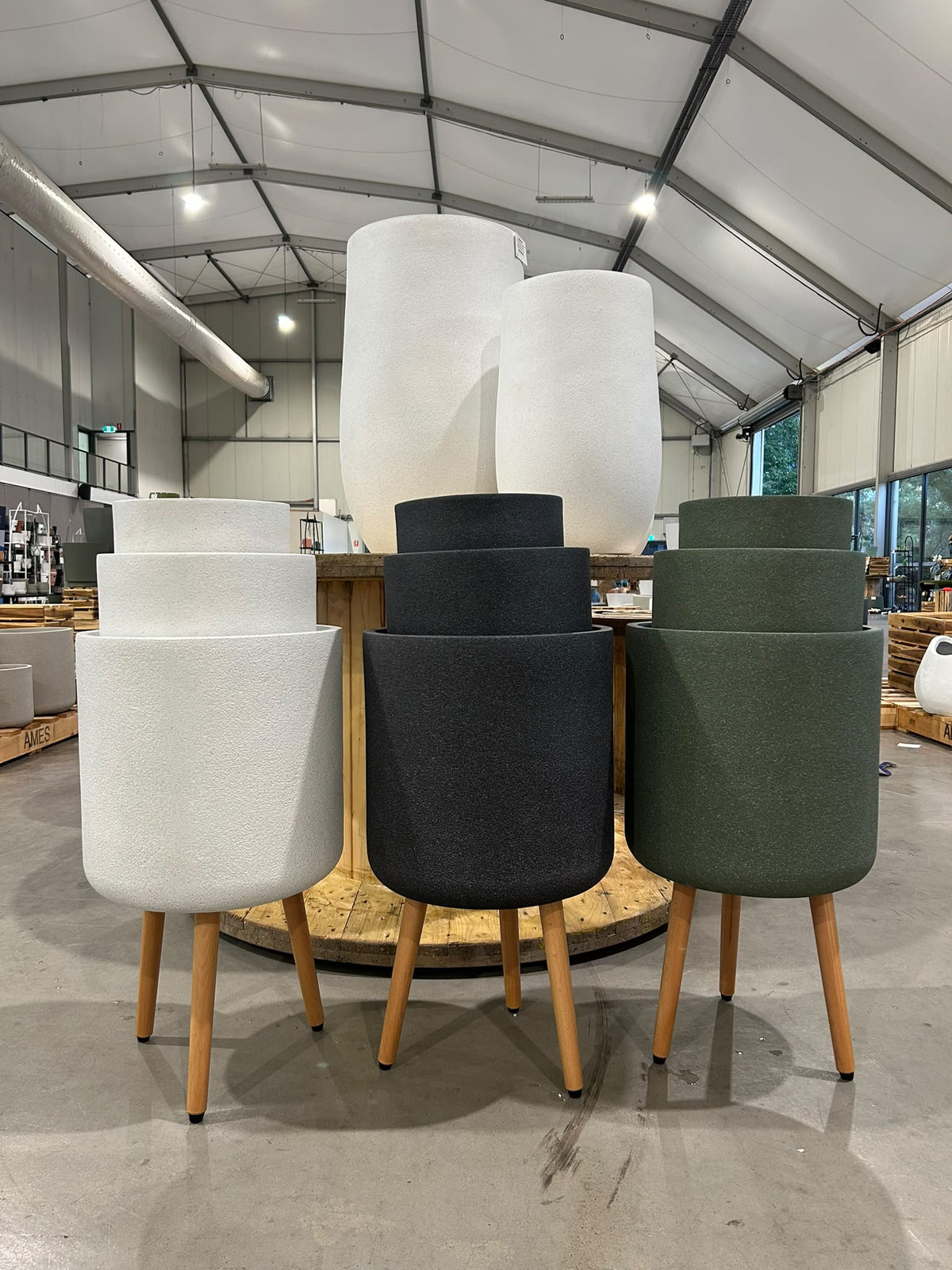 Vellum Tripod Pot